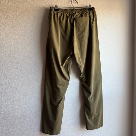 Outdoor Voices Zephyr 26” Pant Green - Picture 4 of 5